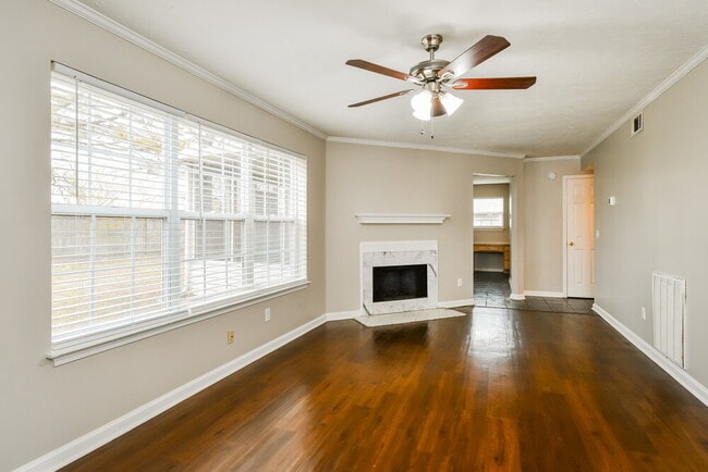 Photo - 878 Lavergne Ln