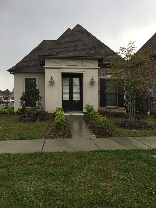 Building Photo - 3 BR/ 2BA Off Nicholson between Bluebonnet & University Club
