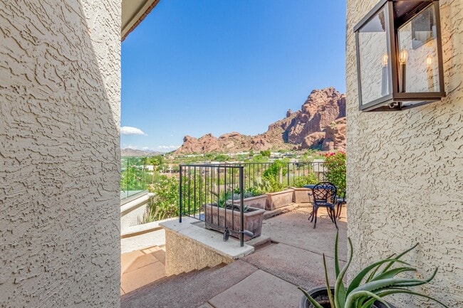 5655 Camelback Canyon Dr