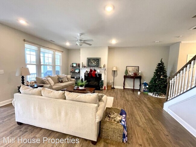 Photo - 3 br, 2.5 bath House - 339 Acorn Hollow Pl...