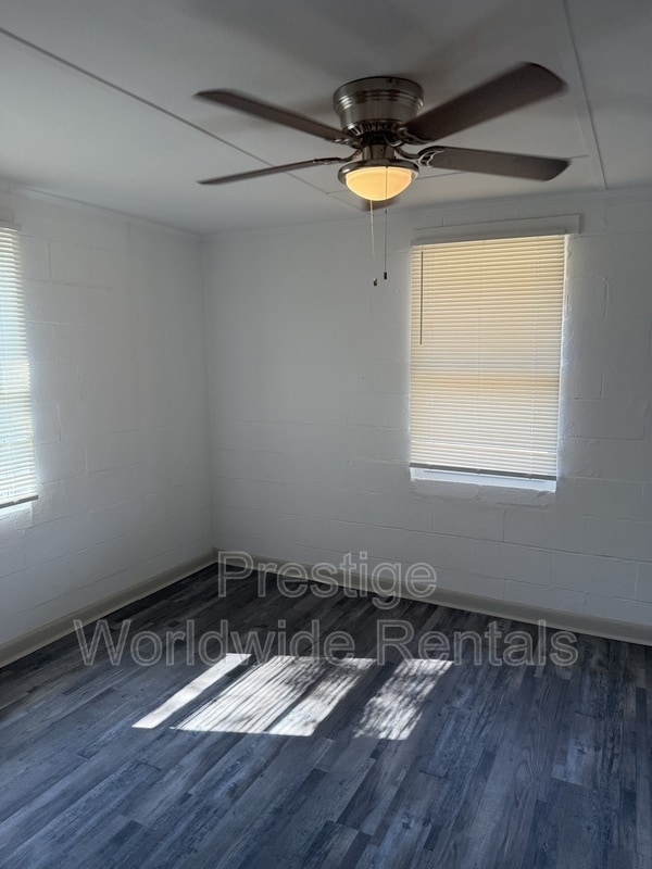 Photo - 110 Moore St