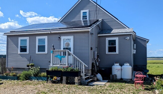 Building Photo - 8 Cross Beach Rd Rental