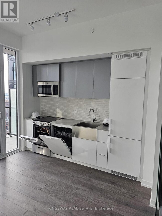 Photo - 270 Dufferin St Unit 1123