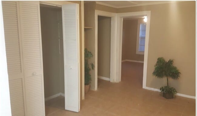 Photo - 1935 W Walnut St