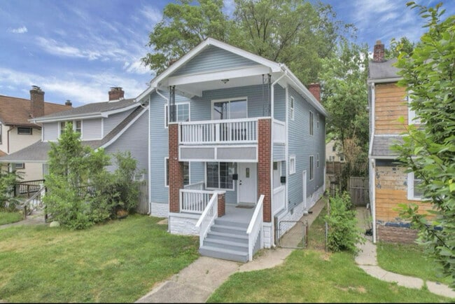 Building Photo - 1364 S Champion Ave Unit 1364