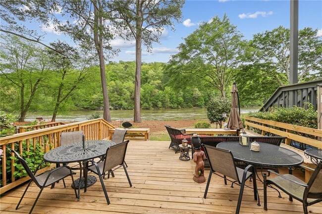 Photo - 1053 Riverbend Club Dr SE