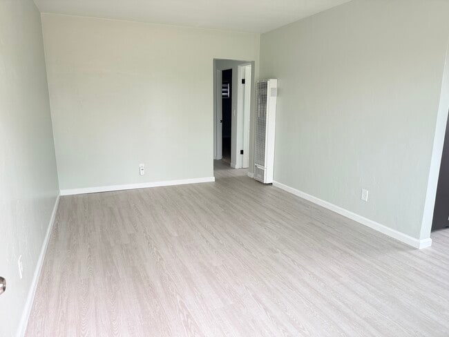 Fotografía del edificio - 3922 Monroe Ave Unidad 3922 Monroe