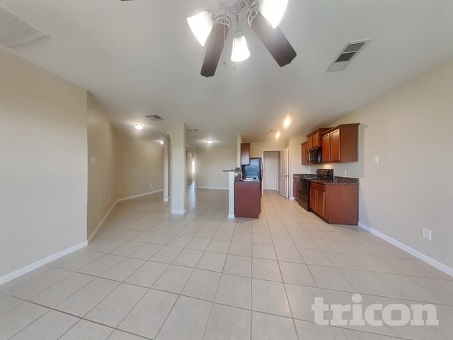 Photo - 628 Totem Trail Dr
