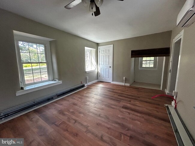 Photo - 1239 Salford St Unit 2