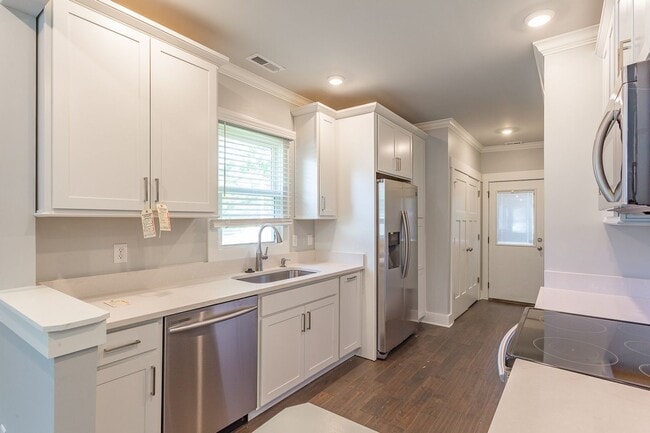 Photo - Beautiful & Updated Ridgedale Home!