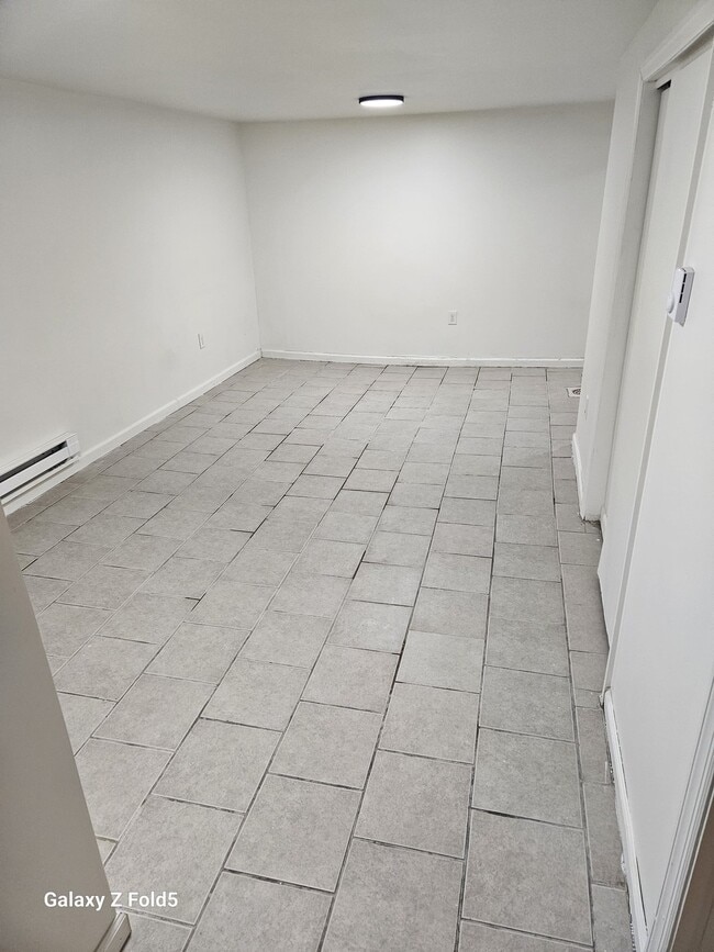 Photo - 424 Leslie St Unit 3