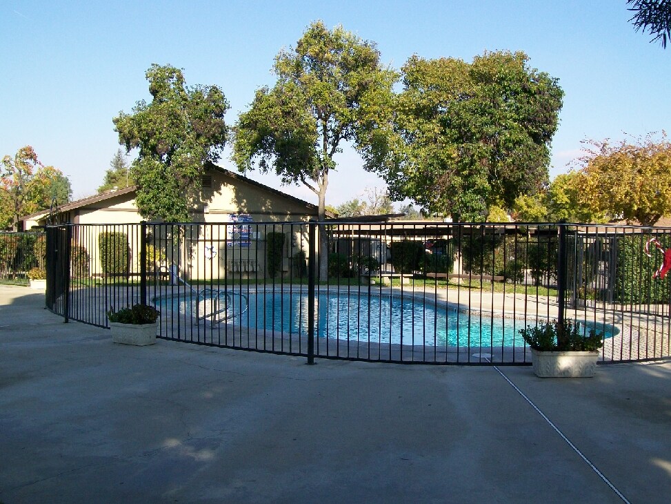 Willow Wood Apartments - Willow Wood Apartments