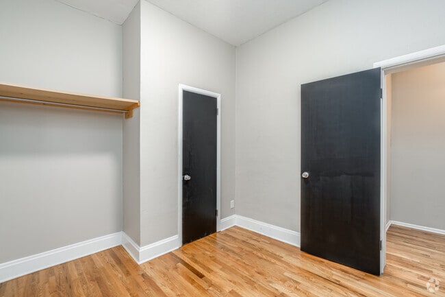1BR, 1BA - 567SF - Bedroom