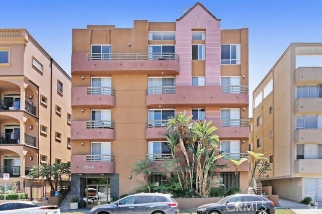 Building Photo - 8614 Burton Way Unit 204 Rental
