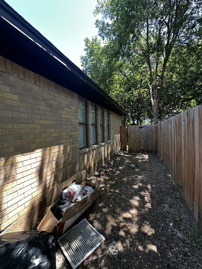 Photo - 2463 Fort Worth St