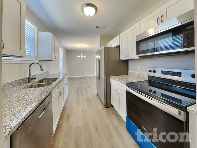 Photo - 213 Walnut Crest Dr