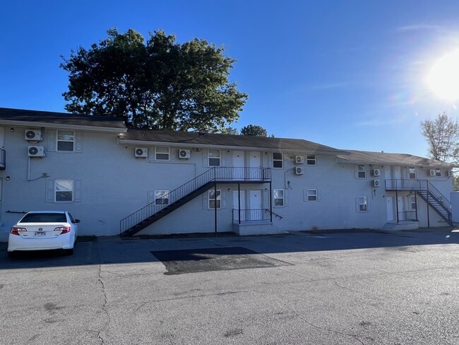 Exterior - 4416/4418 Lynn Lane