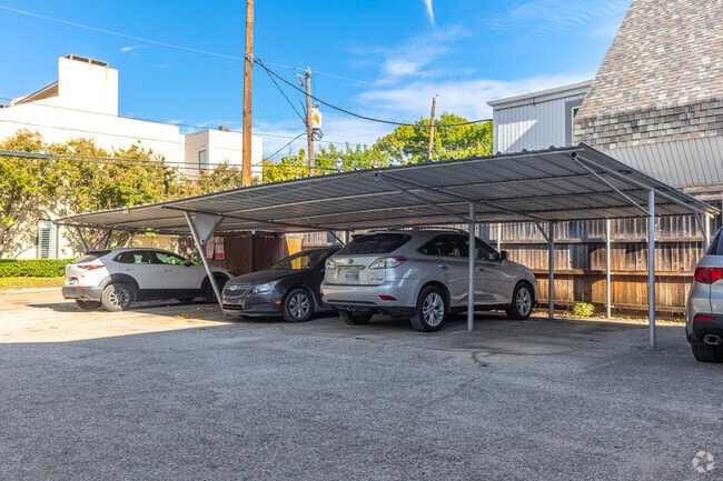 Estacionamiento cubierto - 4235 Cole Ave