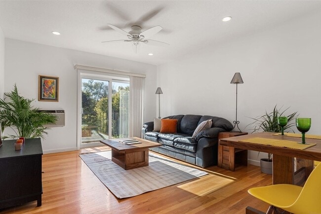 Photo - 22 Branchfield St Unit 4-1