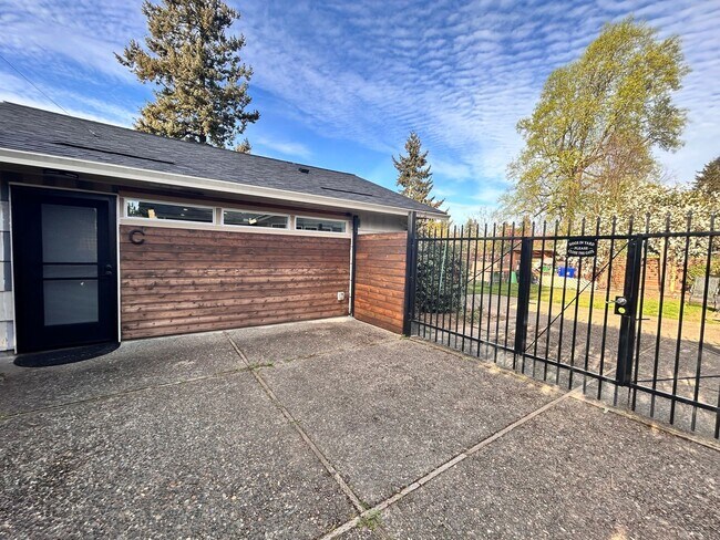 Photo - 12701 SE Salmon Ct Unit C