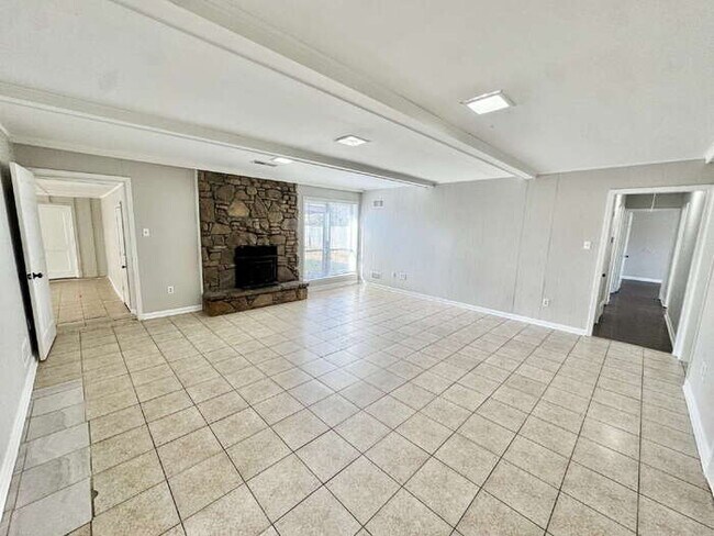 Photo - 3411 Emerald St