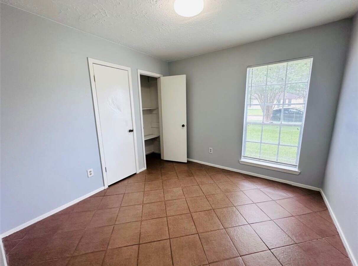 Photo - 7015 Sharpsburg Dr