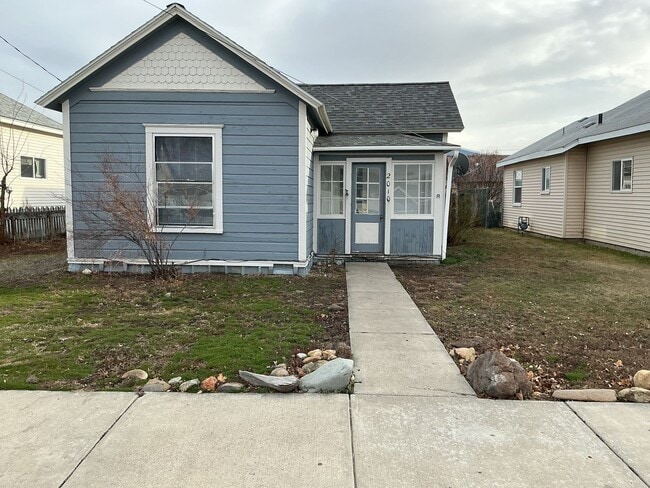 Building Photo - Adorable 3 bedroom 1 bath home