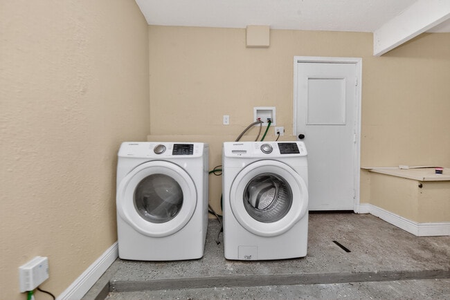 Photo - 2 Sweetbay Ln