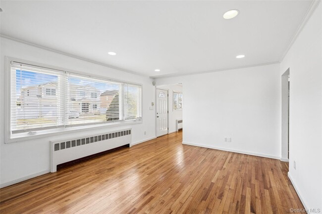 Photo - 31 Evelyn Ln