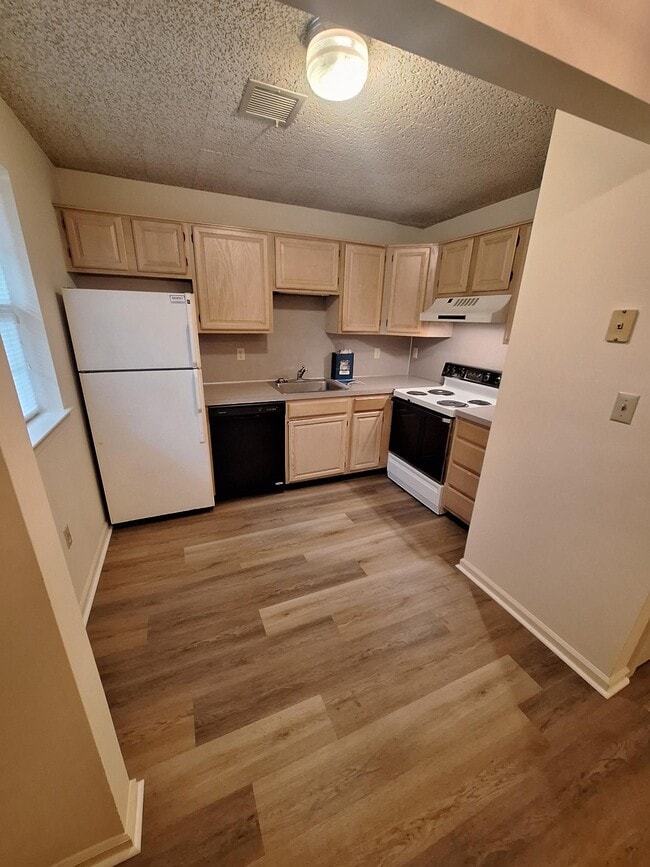 Photo - School Court