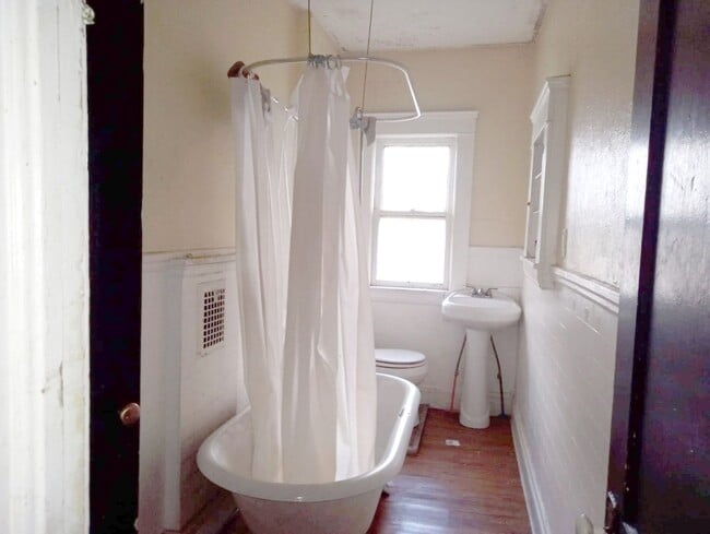Photo - 13505 Marston Ave Apartamento Unidad 2