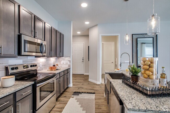 Building Photo - Stylish 1 Bed in Spring — Modern Comfort i... Unit BEB Rental