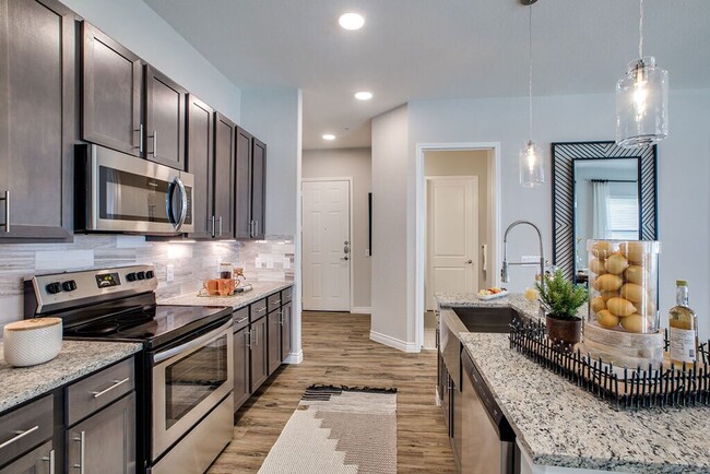 Building Photo - Stylish 1 Bed in Spring — Modern Comfort i... Unit BEB Rental