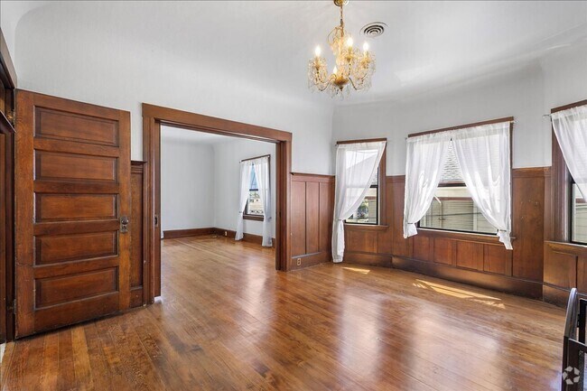 Building Photo - 1089 Park Ave Unit 1089 Park Ave Rental