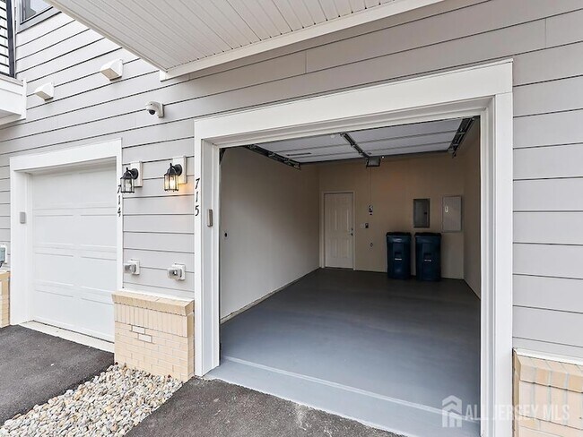 Photo - 715 Parker Blvd