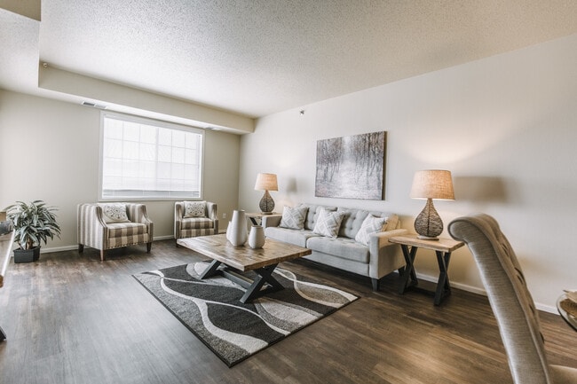 Lakewood Crossing Apartments