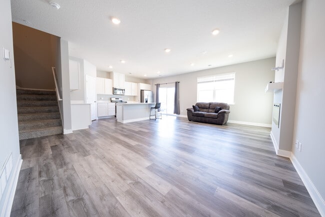 Photo - 17073 Dysart Pl