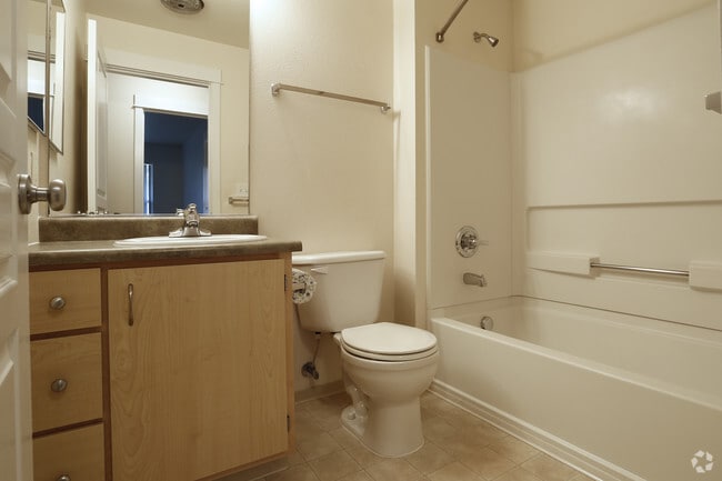 Commons at Sylvan Highlands Apartments