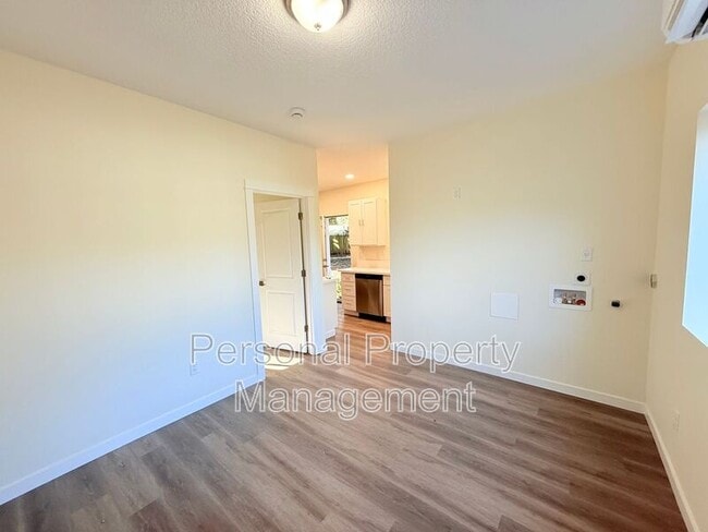 Photo - 3401 E 18th St