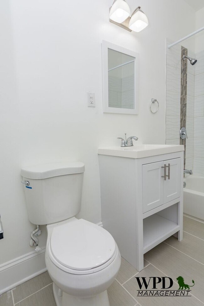 Photo - 7552 S Carpenter St Unidad 2