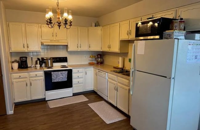 Building Photo - 3-Bed, 2-Bath Duplex across from Lake Loveland!