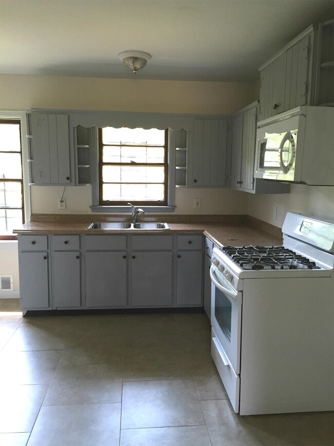 Photo - 2101 Wildrose Dr