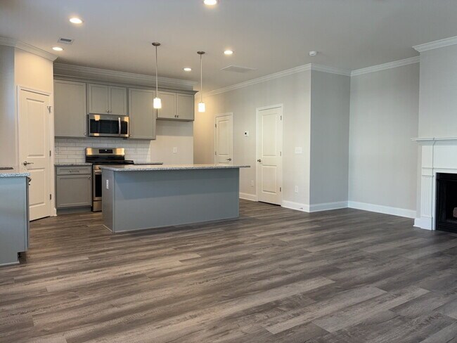 "Charming 3-Bed Lakeside Retreat with Fireplace and Hardwood Floors on George Smith Mill Road!"