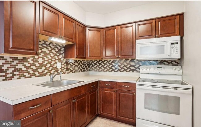 Photo - 1100 Tyson Ave