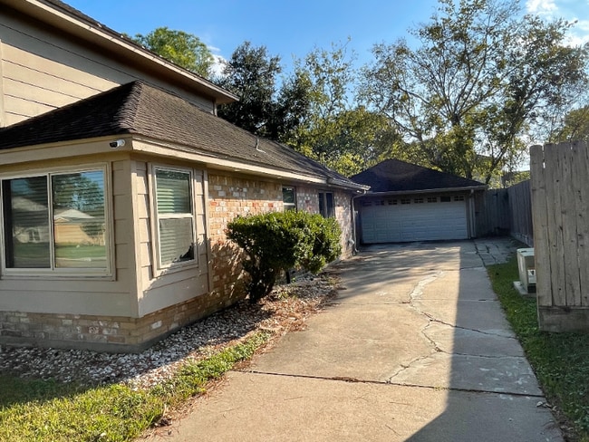 Photo - 14111 Wickersham Ln