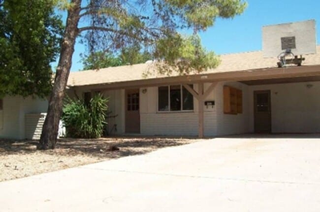 Building Photo - Spacious 4 Bed Home with Pool & Arizona Room