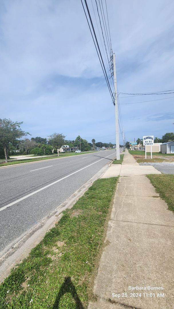 Photo - Commercial/residential in 1 property.