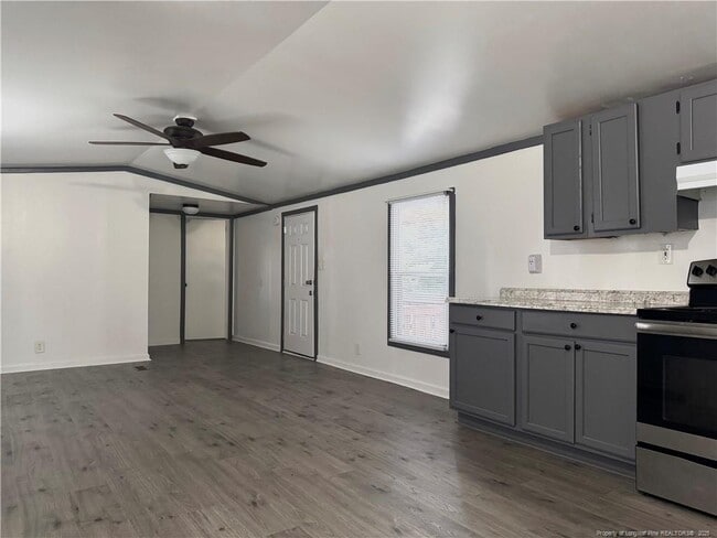 Photo - 1052 Palestine Rd