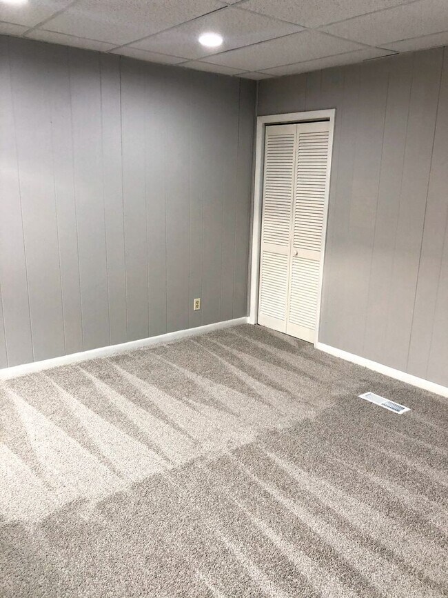 Photo - 3 bed 1 bath in South Oakland - Central air, washer/dryer, updated, dishwasher