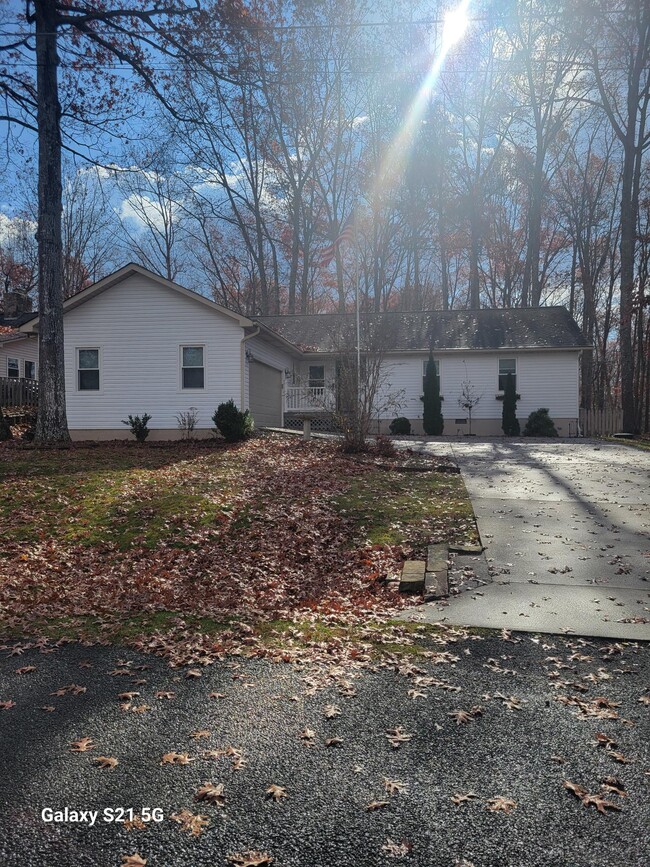 Photo - 140 Shelley Ln